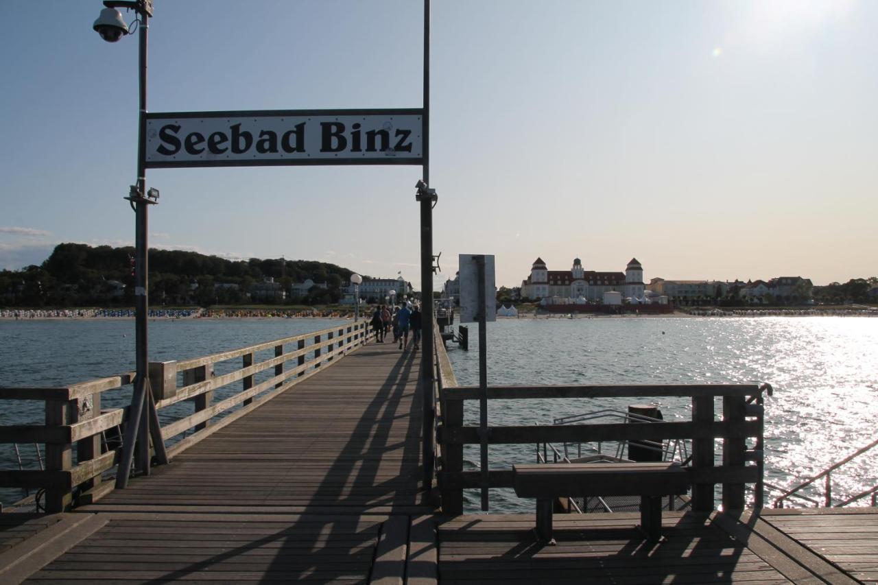 Bruchbude Mit Meerblick Binz Esterno foto